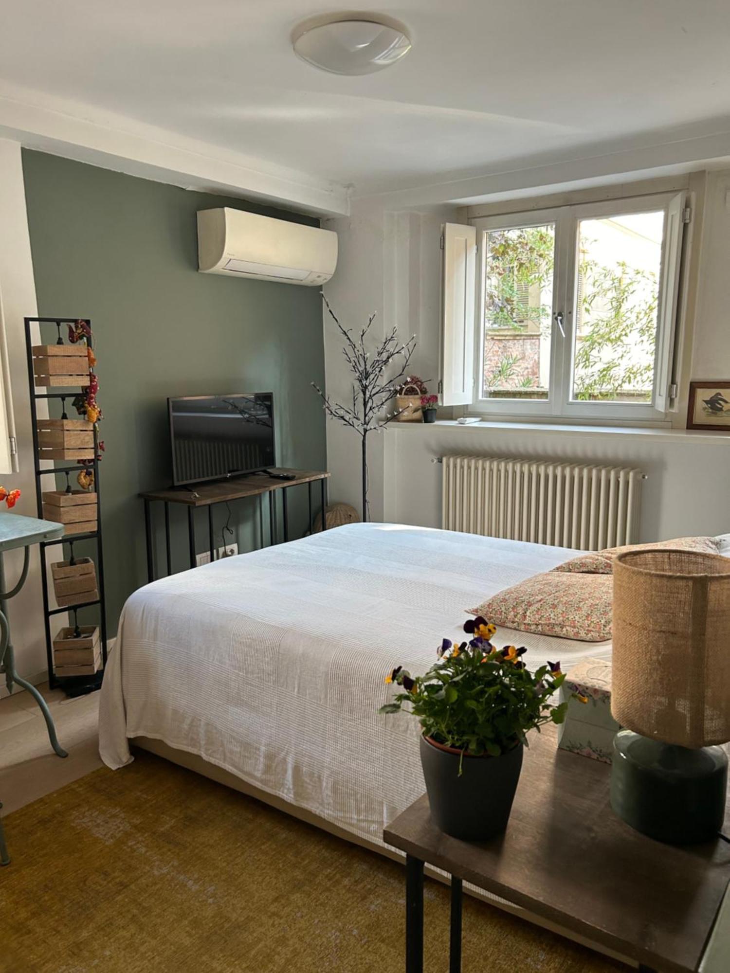 Loft Crimea Con Patio Apartment Turin Bagian luar foto